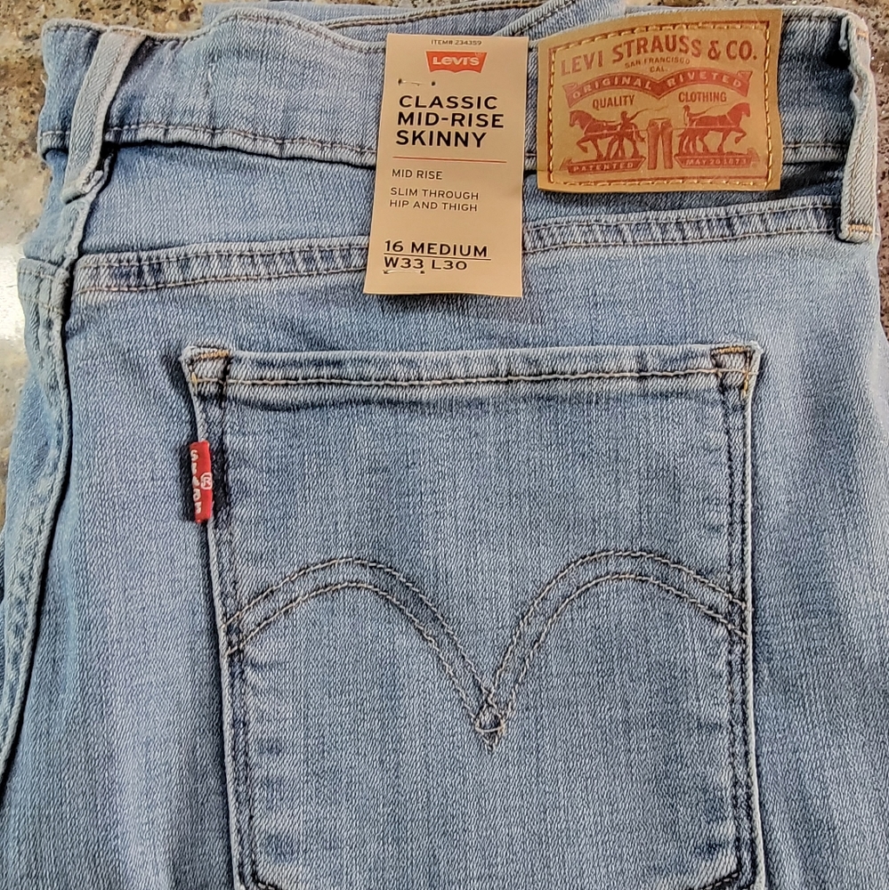 Levi's classic mid rise skinny jeans